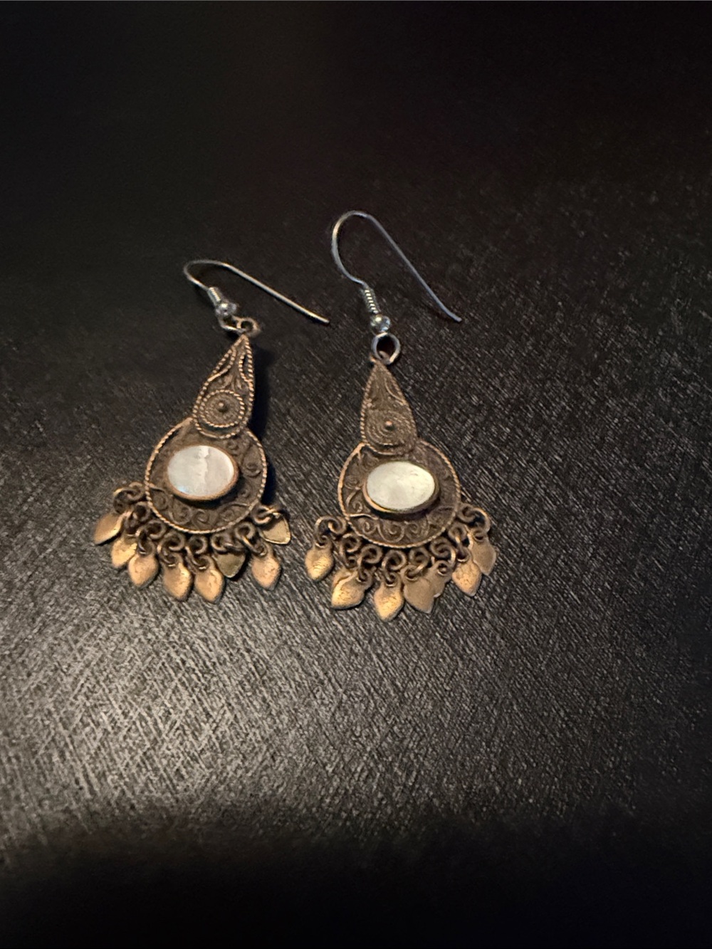 Women’s dangle earrings